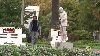 The statue prank