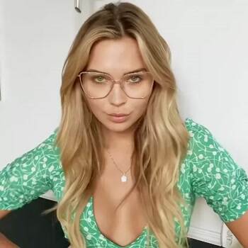 Such a beautiful woman