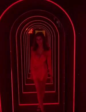 Tunnel of red