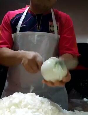 chop onions like a boss