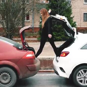 splits in between cars