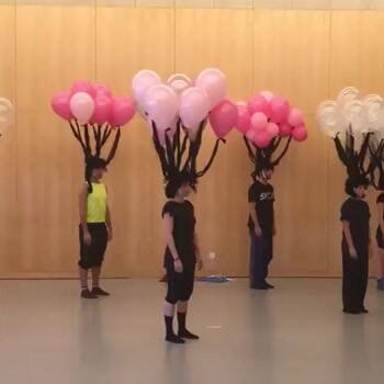 balloon art with dancing