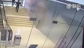how this guy opens doors
