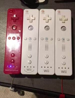 Wii remotes synchronizing their lights