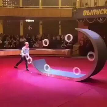 Circus ring juggling trick