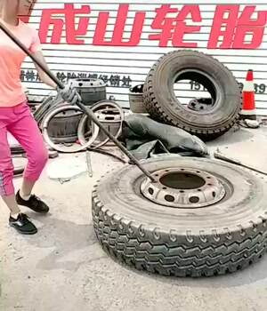 Cool way to change that tire