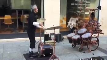 The one man two man band