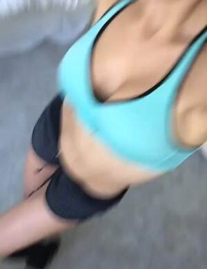 Amanda Cerny has some awesome abs