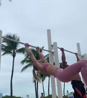 This chick has some skills