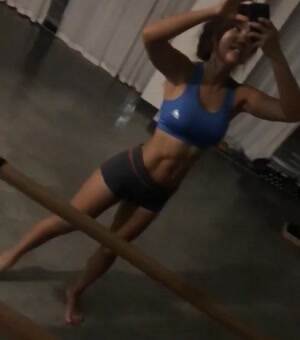 Linda Wannabe has some abs