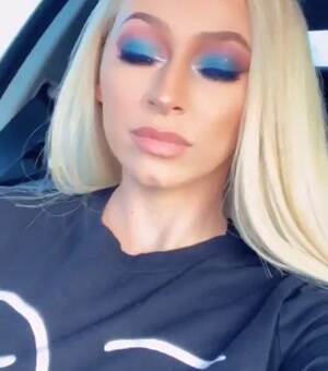 @udreamofjordan with the ridiculous long tongue