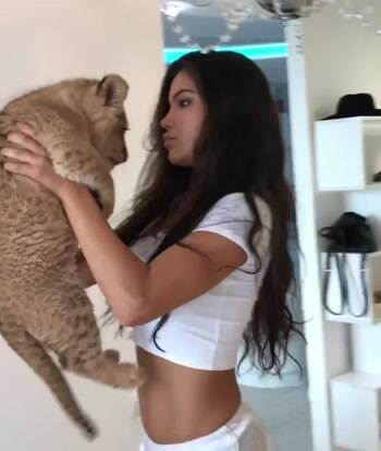 Awwww what a cute thing