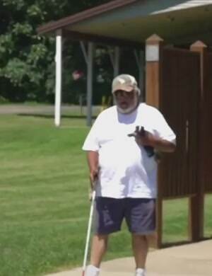 Blind guy found a new kitty