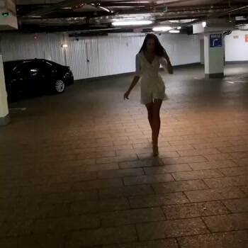 Her catwalk walk in the flesh