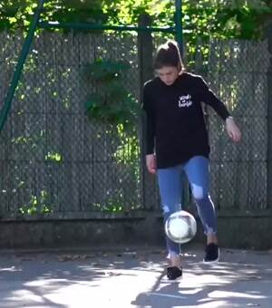 This girl has some skills