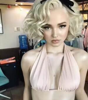 Dove Cameron is pretty