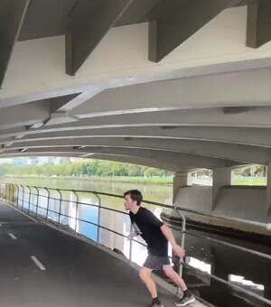 This dude can climb