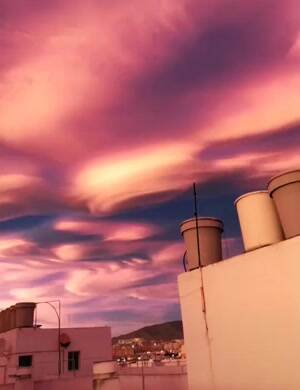 The sky is awesome tonight