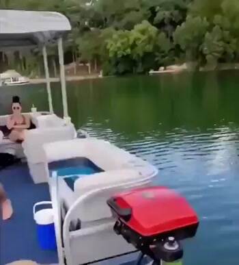 The slow motion jumper