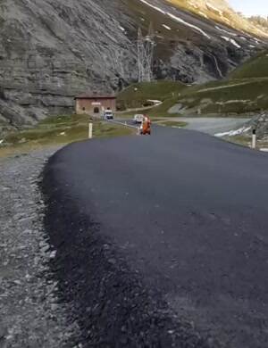 DRAWING A WHITE LINE